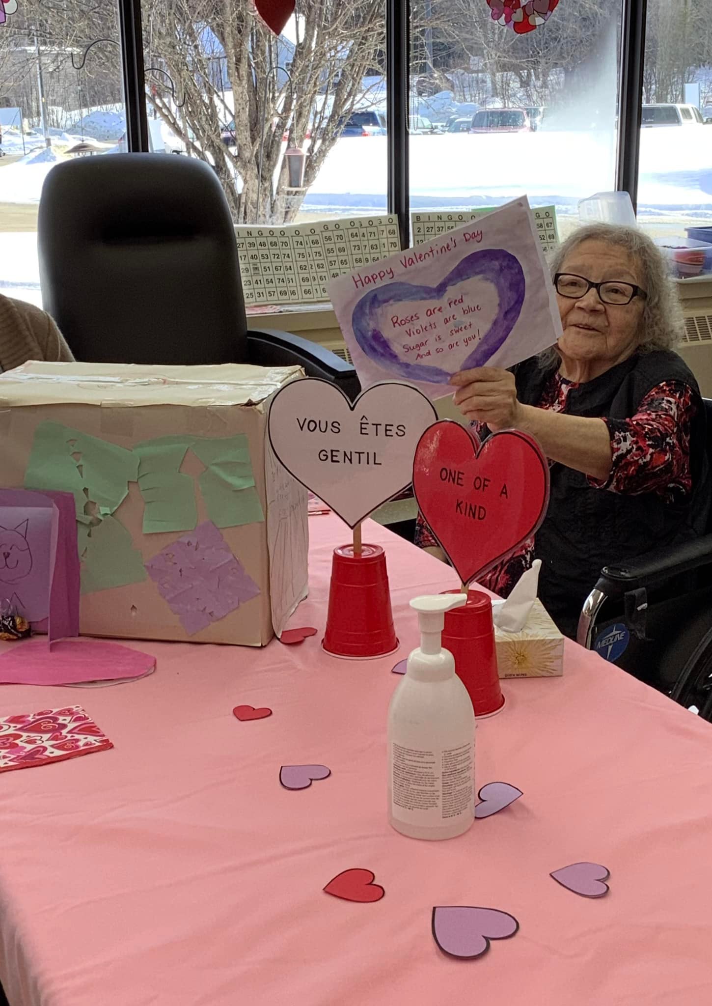 Residents receiving Valentine Day cards